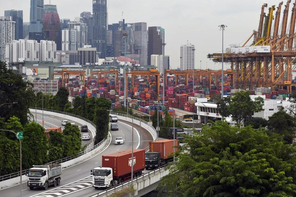 Dengan prospek ekonomi Singapura kekal tidak menentu terutama pada 2026, Penguasa Kewangan Singapura (MAS) berkata konflik perdagangan yang diperbaharui serta kejutan kewangan atau geopolitik dijangka memburukkan lagi ekonomi sejagat dan menjejas pertumbuhan Hasil Dalam Negeri Kasar (GDP) domestik.