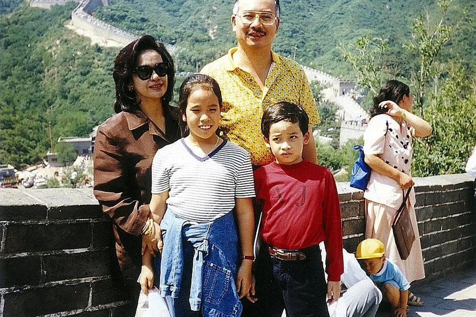 KISAH NAJIB: Datuk Najib bersama isteri Datin Seri Rosmah Mansor semasa melawat China. - Foto-foto fail, AFP
