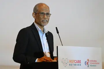 Encik Masagos Zulkifli Masagos Mohamad menasihati masyarakat Melayu agar merebut peluang daripada pakej sokongan yang diumumkan Belanjawan 2024 untuk mempertingkat diri.