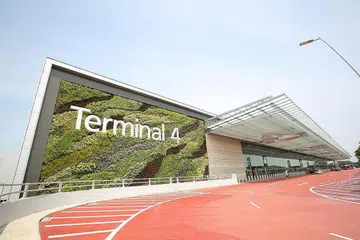 SELAMAT DATANG!: Dengan siapnya T4, keempat-empat terminal penumpang Changi kini dijangka dapat menampung sehingga 82 juta penumpang dalam setahun. 