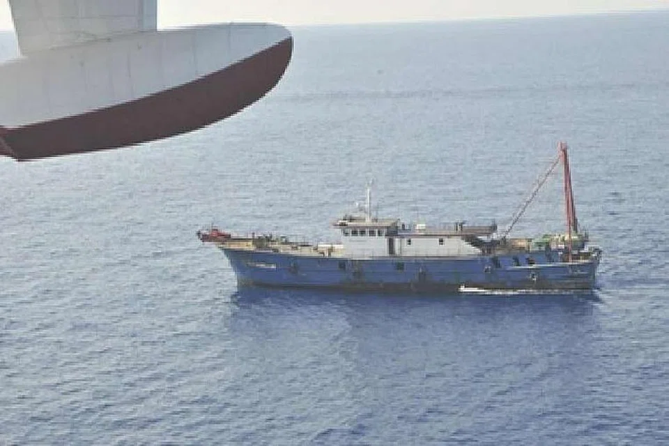 Gambar bot yang dikatakan kapal nelayan China yang melanggar sempadan maritim Malaysia di luar Sarawak ini dikeluarkan oleh Agensi Penguatkuasaan Maritim Malaysia (APMM). 