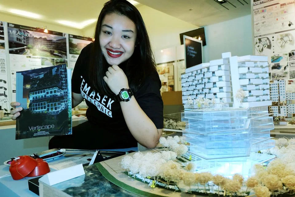 GAGAHI UJIAN: Cik Mardiah berjaya menghasilkan model rumah privet dengan sentuhan alam yang memanfaatkan ruang menegak meskipun menghadapi masalah kewangan keluarga.