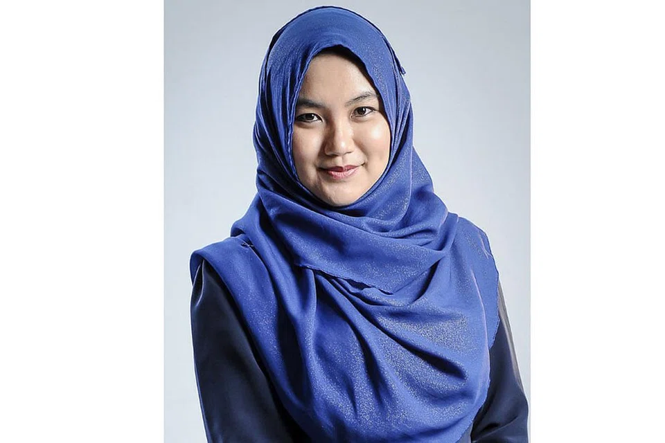 TERUS BELAJAR: Sebagai tutor, Cik Aisyah Jumari akur beliau juga perlu terus menimba ilmu agar lebih tahu pendekatan berbeza bagi membantu pelajarnya. - Foto ihsan AISYAH JUMARI 