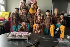 Pemberian bantuan zakat Ramadan daripada Majlis Ugama Islam Singapura (Muis) membolehkan keluarga Cik Nur Azlinda Mohd Ali membeli sepasang baju Raya bagi setiap ahli keluarganya. Foto dirakam pada Aidilfitri 2024.
