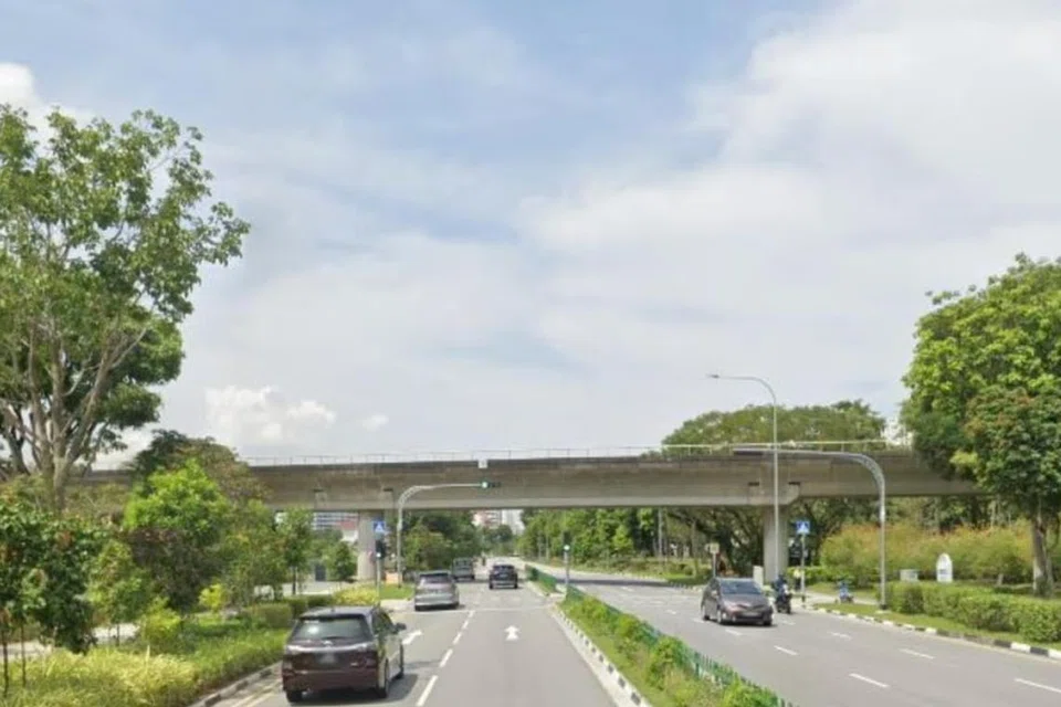 Kemalangan berlaku di Tampines Avenue 9 menghala ke Tampines Avenue 2, sekitar 7.45 pagi.