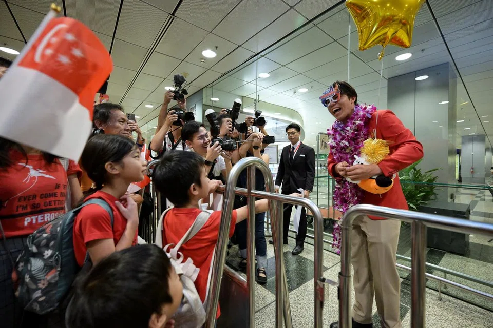 Maeder, 17 tahun, adalah yang termuda daripada enam pemenang pingat Sukan Olimpik warga Singapura setelah beliau meraih tempat ketiga bagi acara lelayang lelaki pada 9 Ogos. 
