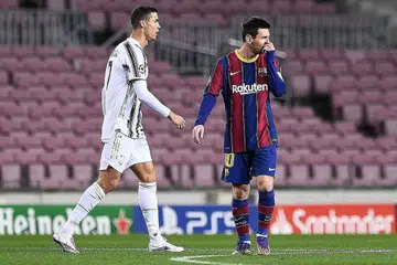 TIKET AMAL: Seorang jutawan perniagaan Arab Saudi memenangi tiket amal yang dilelong pada harga 10 juta riyal (AS$2.66 juta) bagi perlawanan persahabatan di Riyadh di mana bintang bola sepak Cristiano Ronaldo dan Lionel Messi akan beraksi. - Foto fail