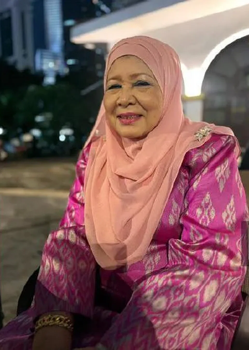 Dayang Sulu, terkenal dengan wataknya dalam ‘Laksamana Do Re Mi’, berkongsi pengalaman dan menekankan disiplin serta ketepatan masa yang menjadi pegangan beliau ketika bergelar pelakon.
