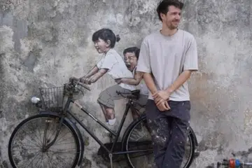 Malaysia, mural, Pulau Pinang, Penang, Ernest Zacharevic, Kids on Bicycle, Air Asia, saman