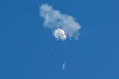 MILIK CHINA: China sebelum ini melahirkan kemarahan terhadap tindakan Amerika Syarikat menembak jatuh 'belon' yang didakwa Beijing sebagai untuk tujuan pengawasan cuaca tetapi terkeluar daripada laluannya. - Foto REUTERS