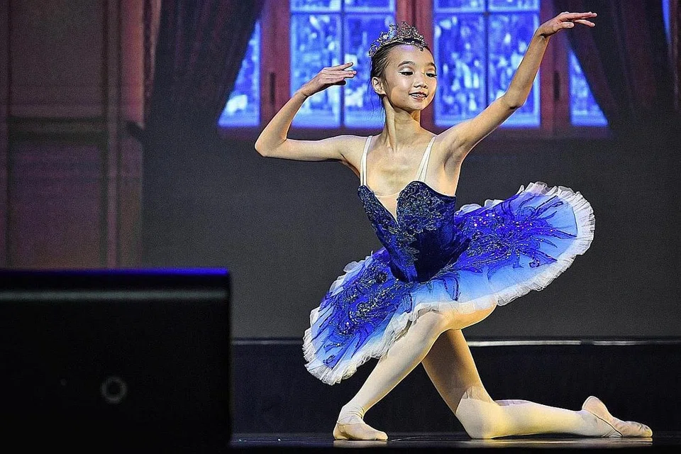 MENARI BALET: Persembahan tarian balet solo oleh Maxine Koh, 12 tahun. - Foto ST.