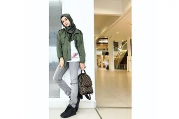 LEGA: Emma Maembong yang pada mulanya bimbang digandingkan dengan pelakon berstatus suami, bersyukur gandingan bersama Hisyam Hamid tidak menimbulkan masalah sebab isteri Hisyam beri sokongan. - Foto INSTAGRAM EMMA MAEMBONG