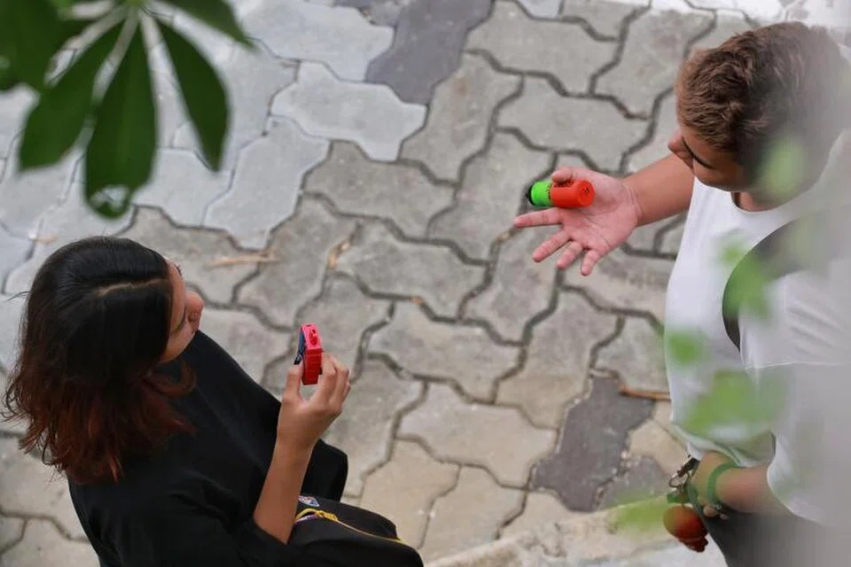 HISAP ‘VAPE’: Seramai 800 pelajar ditangkap menghisap ‘vape’ dan dirujuk kepada Penguasa Sains Kesihatan (HSA) pada 2022.