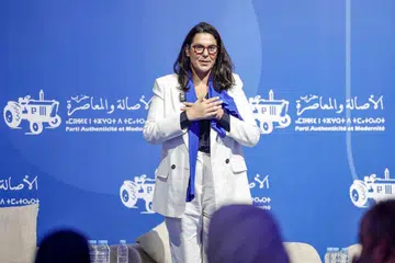 Pemimpin Parti Keaslian dan Kemodenan (PAM), Cik Fatima Ezzahra El Mansouri, menghadiri kempen pilihan raya di Tangier, Maghribi, pada 16 September 2026. Beliau kini menjadi perdana menteri wanita pertama Maghribi selepas PAM memenangi 97 kerusi dalam pilihan raya Parlimen pada 23 September.