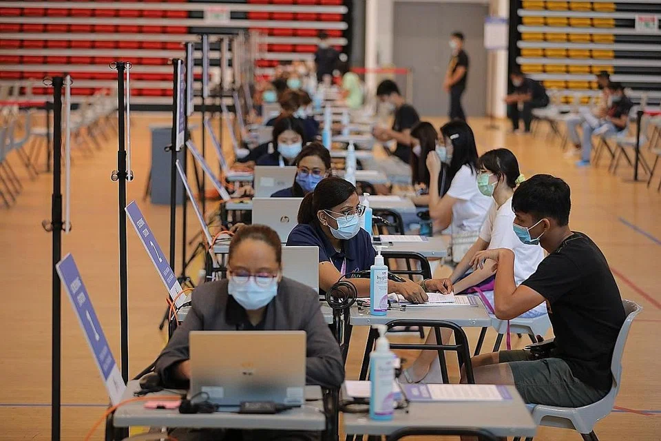 - Foto BH oleh ONG WEE JIN