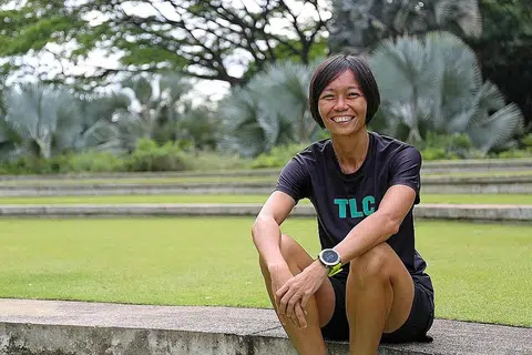 BELAJAR BERLARI: Liew (atas) di samping beberapa pakar larian lain akan berkongsi pelbagai topik seperti cara berlatih dengan berkesan dan mencegah kecederaan biasa. - Foto ihsan LIEW WEI YONG