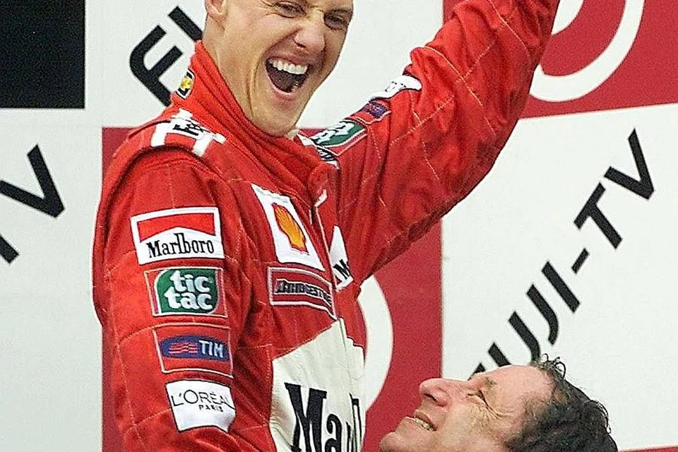 TERBAIK: Pemandu pasukan F1, Mick Schumacher berkata bapanya, Michael Schumacher (atas) adalah antara pemandu terbaik dalam sukan itu, tidak kira apa pencapaian Lewis Hamilton sekalipun. - Foto AFP, fail