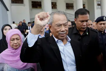 TUDUHAN RASUAH: Mantan perdana menteri Malaysia, Tan Sri Muhyiddin Yassin dihadapkan ke mahkamah di Kuala Lumpur atas tuduhan rasuah.
