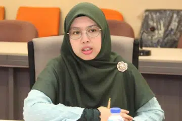 Ahli Parlimen Kepala Batas (Pulau Pinang) Dr Siti Mastura Muhammad diperintahkan membayar ganti rugi RM825,000 ($249,346) kepada tiga pemimpin DAP atas saman fitnah.