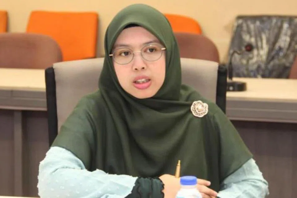 Ahli Parlimen Kepala Batas (Pulau Pinang) Dr Siti Mastura Muhammad diperintahkan membayar ganti rugi RM825,000 ($249,346) kepada tiga pemimpin DAP atas saman fitnah.
