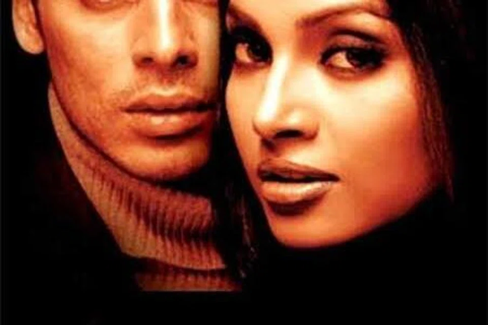 Raaz, yang dibintangi Dino Morea (kiri) dan Bipasha Basu, adalah filem seram Hindustan fenomena yang dianggap terbaik pada 2002.