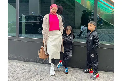 - Foto-foto INSTAGRAM PUTERI SARAH LIYANA, INSTAGRAM SYAMSUL YUSOF