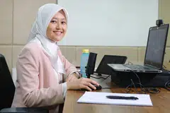 PERLUNYA SOKONGAN PELBAGAI PIHAK: Menurut Cik Rahayu sokongan dari majikan dan badan sosial juga boleh mengukuhkan lagi rangkaian sokongan bagi pesakit. - Foto MOH