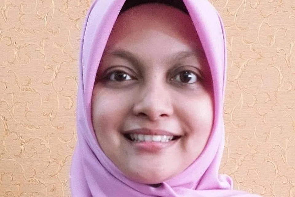 "Setelah mengetahui tanggungjawab (setiausaha agung), saya rasa takut. Pada masa sama, saya terdorong oleh cabaran baru... Insya-Allah, bagi saya kerja kemasyarakatan tidak akan berhenti selagi saya mampu menyumbang." - Cik Roszanah Abdul Salim, setiausaha agung Persatuan Muhammadiyah.