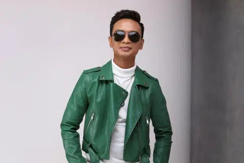 Komposer dan penyanyi Azzahra Band, Ejai Aziz, dimasukkan ke wad psikiatri hospital di Tampoi selama dua hari untuk pemantauan oleh doktor.