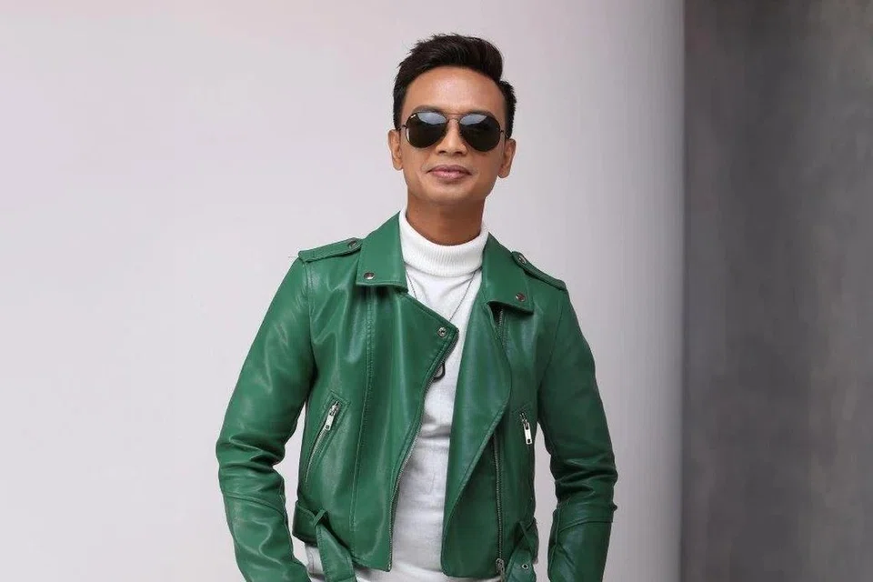 Komposer dan penyanyi Azzahra Band, Ejai Aziz, dimasukkan ke wad psikiatri hospital di Tampoi selama dua hari untuk pemantauan oleh doktor.