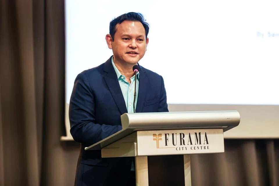 SEMAK GAJI: Pekerja bergaji rendah kini boleh mengakses Portal Gaji Progresif (PW) untuk menyemak maklumat gaji mereka dan mengetahui sama ada mereka dibayar dengan betul. 