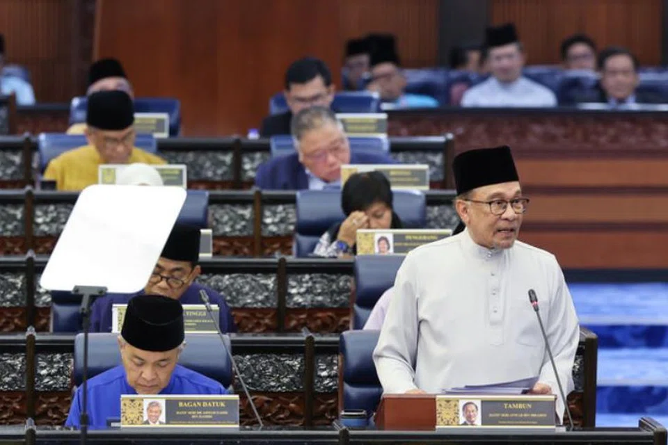 Perdana Menteri Malaysia merangkap Menteri Kewangan, Datuk Seri Anwar Ibrahim, ketika membentangkan Belanjawan 2025 di Parlimen Malaysia, pada 18 Oktober.