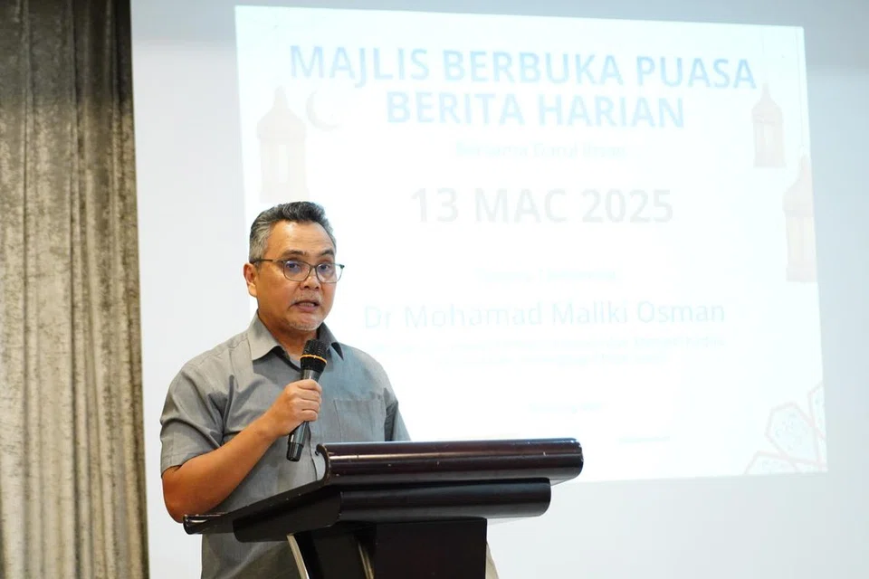 Editor BH, Encik Nazry Mokhtar, menyampaikan ucapan sebelum berbuka puasa.
