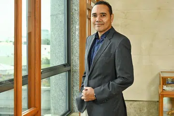 Menteri Negara (Ehwal Dalam Negeri merangkap Ehwal Luar), Encik Zhulkarnain Abdul Rahim, akan melakukan lawatan kerja ke Kaherah, Mesir, dari 14 hingga 15 September ini.