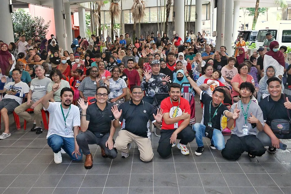 Sekitar 400 bungkus nasi beriani telah diagihkan kepada penduduk Bukit Batok menerusi inisiatif “Beriani Barakah” yang diadakan di Blok 448D Bukit Batok West. 