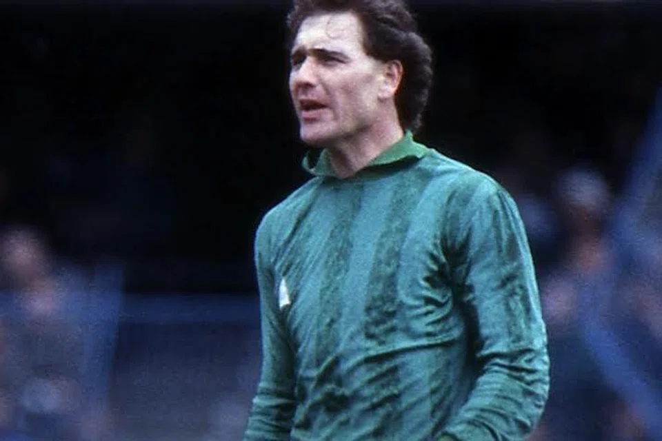 Tony Godden yang telah membuat 228 penampilan berturut-turut untuk West Bromwich Albion, meninggal dunia pada usia 70 tahun. 