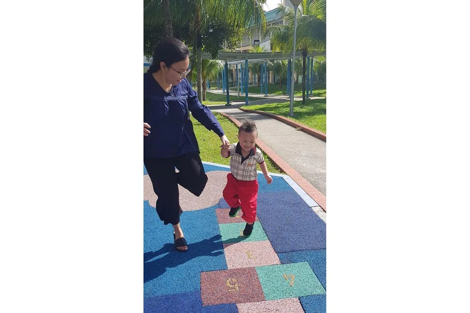 PERLUKAN LAYANAN ISTIMEWA: Anak istimewa perlukan lebih daripada kasih sayang. Mereka perlukan sokongan dan sikap ibu bapa yang memahami tentang keistimewaan mereka. - Foto PPIS