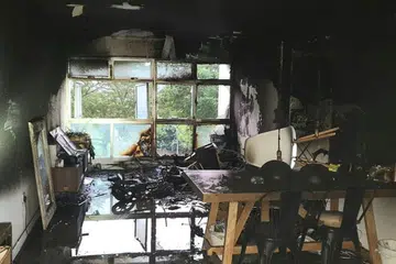 Pasukan Pertahanan Awam Singapura (SCDF) dimaklumkan tentang kebakaran berlaku di tingkat empat Blok 443C Fernvale Road, pada Khamis. 
