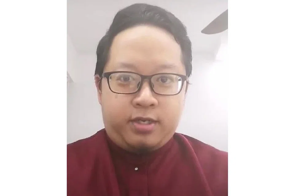 USTAZ ABDUSSALAM MUHAMMAD EKHSAN: Menyampaikan kuliah berkenaan tanggungjawab masyarakat dalam menghadapi wabak Covid-19 menerusi siaran langsung di Instagram@hajimohdsallehmosque. - Foto HANNAH ELYAS