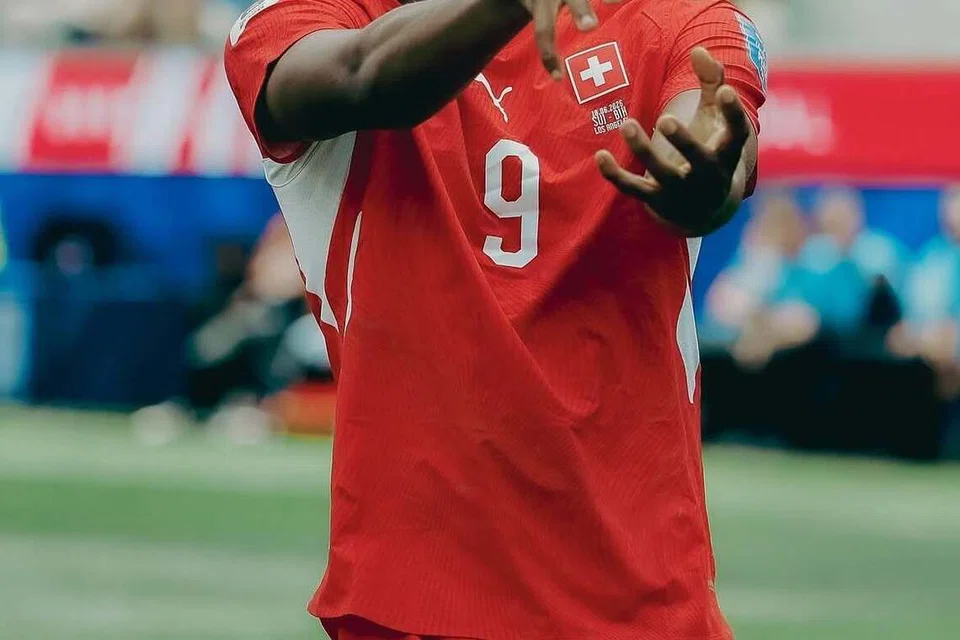 Johan Manzambi, Aston Villa