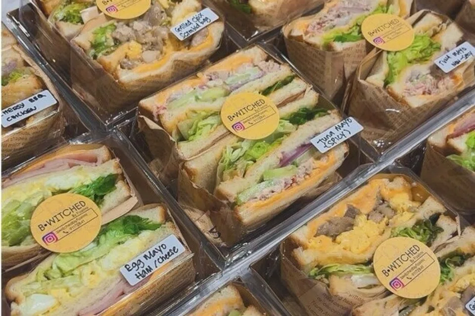 Antara sandwich yang dijual oleh B.Witched yang boleh didapatkan menerusi pesanan dalam talian di laman Instagram ‘bwitchedbyfizelmi’.