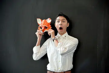 MAHU TERUS ASAH BAKAT: Rian Asrudi Asbulla ingin terus mengasah bakatnya sebagai penggiat teater dengan menggenggam ijazah sarjana muda dalam bidang lakonan di Maktab Seni Laselle. - Foto M.O. SALLEH