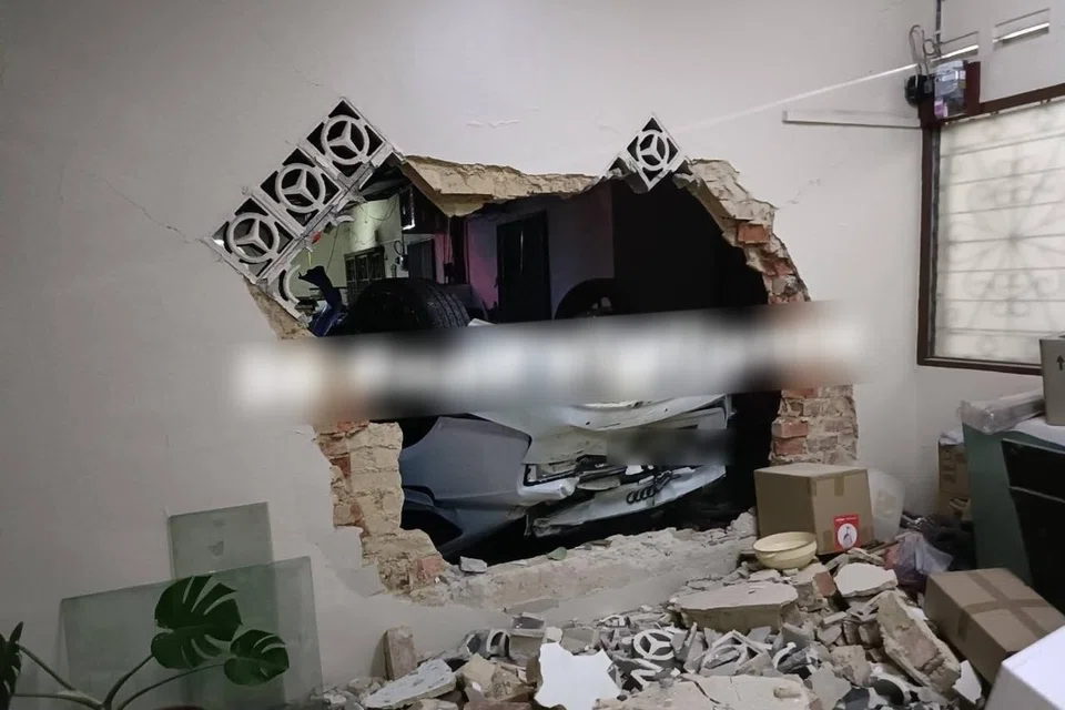 Malaysia, Johor Bahru, rempuh, kereta