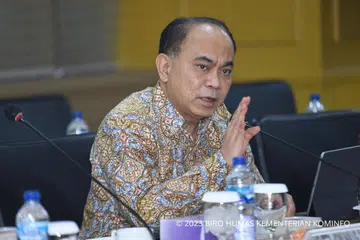 PERIKSA BERITA PALSU: Menteri Komunikasi dan Penerangan Indonesia, Encik Budi Arie Setiadi  menyatakan kementeriannya telah menyiapkan langkah  bagi membendung berita palsu menjelang pilihan raya umum tahun depan.