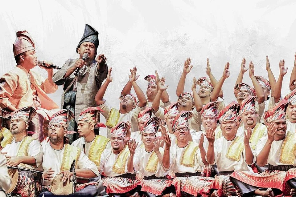 SERTAI FESTIVAL MENE KITO: Perjuangan dikir barat diteruskan oleh kumpulan Andika Kencana dengan persembahan di Kelantan. - Foto ANDIKA KENCANA