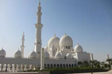 Solat Jumaat di masjid di UAE tidak boleh melebihi 10 minit bagi mengurangkan kemungkinan penyebaran koronavirus. 