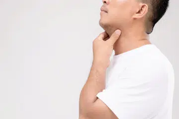 KESAN BENGKAK: Individu yang menghidap barah limfoma  mengalami bengkak pada nodus limfa di leher, bawah lengan dan perut. Diserang demam atau jangkitan yang tidak dapat dijelaskan, sakit dada, sakit perut dan sakit tulang.