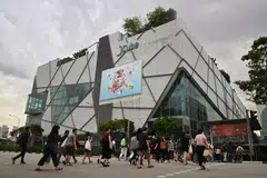 JADI KENANGAN: Pusat beli-belah JCube di Jurong East Central, yang berusia hampir 12 tahun, telah ditutup bagi memberi laluan kepada sebuah pembangunan perumahan 40 tingkat.