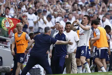 Joao Palhinha (dua dari kanan) daripada Tottenham Hotspur, meraikan golnya bersama rakan sepasukan selepas menjaringkan gol kemenangan 1-0 dalam perlawanan Liga Perdana England menentang Everton pada hari terakhir liga pada 24 Mei.