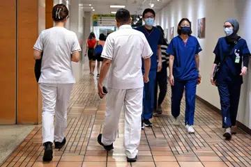 Kementerian Kesihatan (MOH) berkata kakitangan penjagaan kesihatan akan terus menerima kenaikan gaji tahunan untuk memastikan gaji sejajar dengan inflasi. 